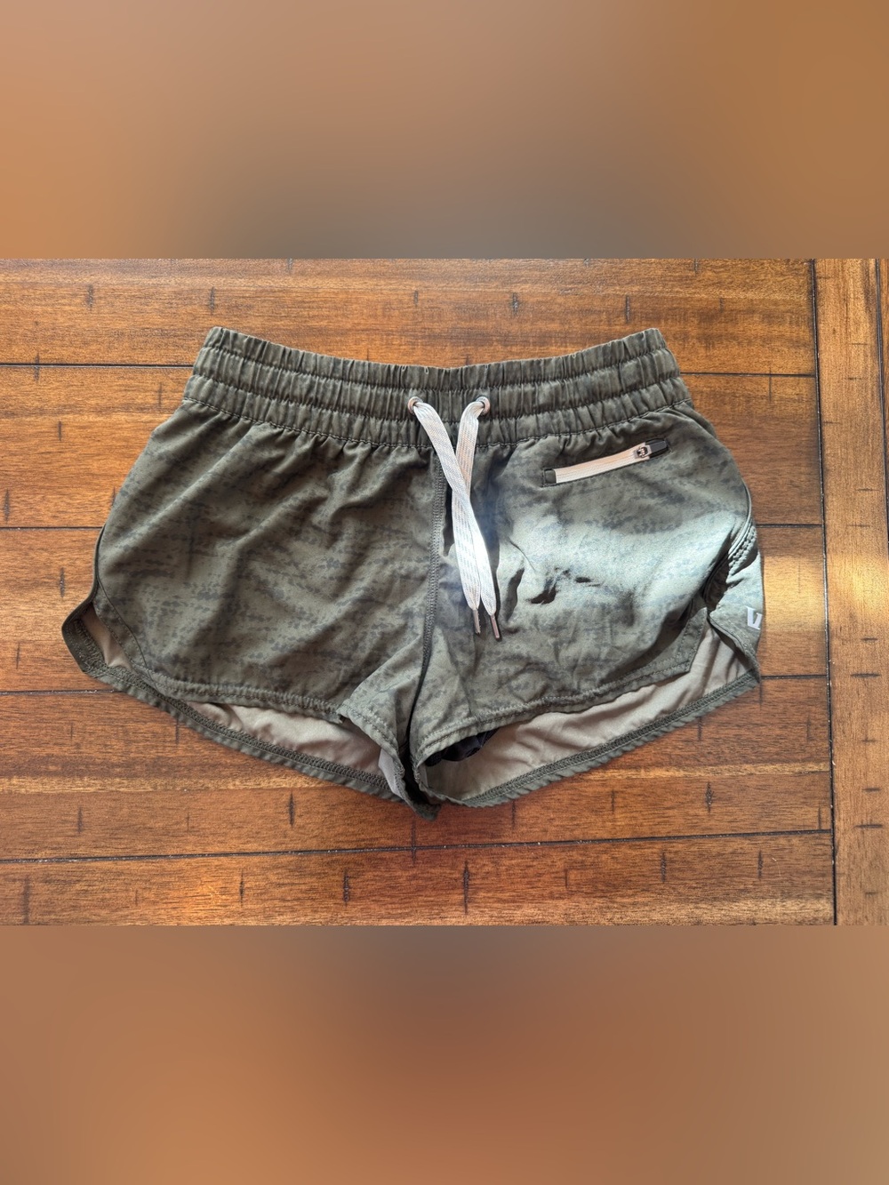 Vuori Clementine Shorts XS Olive Green Running Workout Athletic Shorts